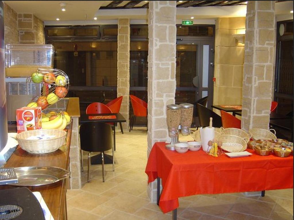 Paris Hotel Le Mediterraneen Exteriör bild