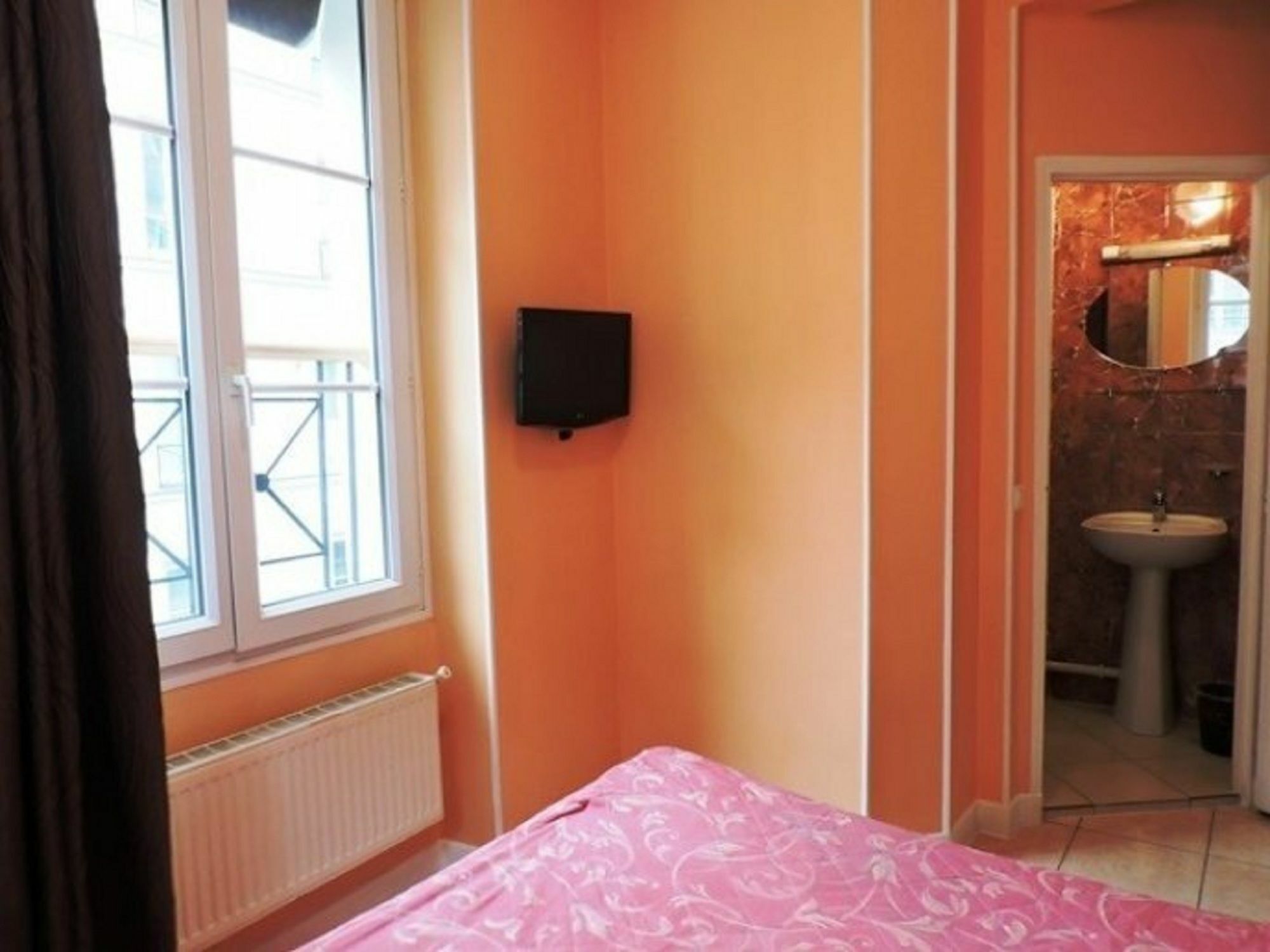 Paris Hotel Le Mediterraneen Exteriör bild