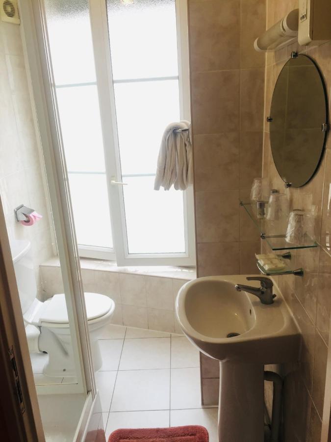 Paris Hotel Le Mediterraneen Exteriör bild